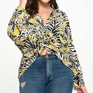 NWT Trendy, plus size V-neck, front tie crop top.